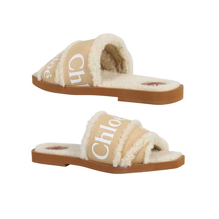 ◆당일◆우디 로고 스트랩 시어링 샌들 탄 CHC21W543U5 275