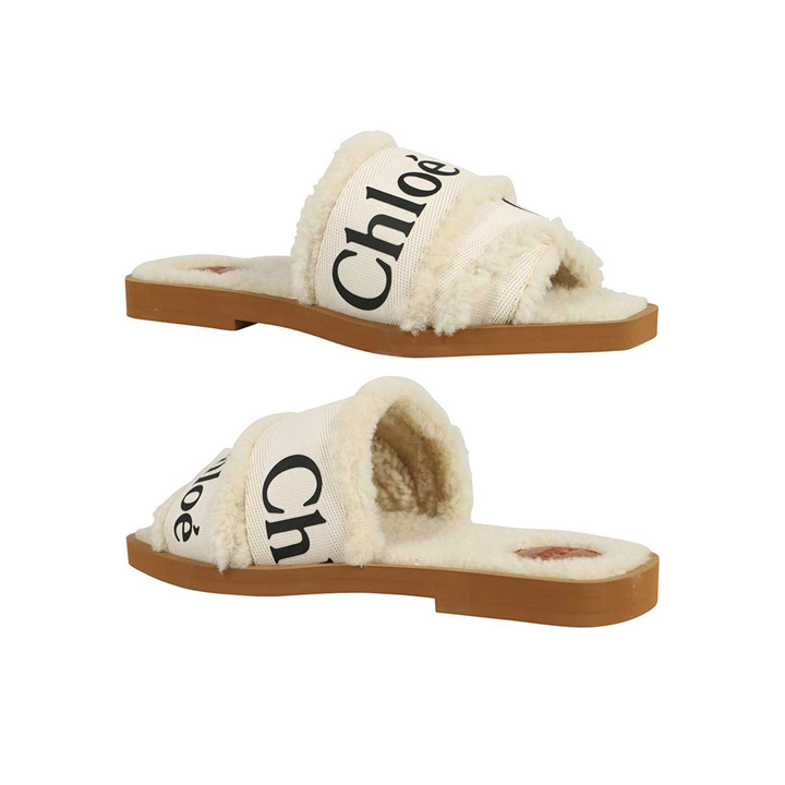 ◆당일◆우디 로고 스트랩 시어링 샌들 화이트 CHC21W543U5 101