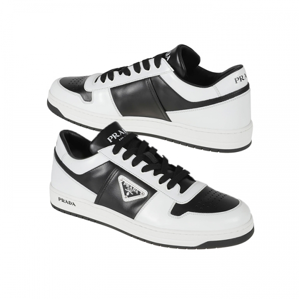 ◆당일◆26SS 삼각 로고 다운타운 스니커즈 블랙/화이트 2EE364 3LKG F0967