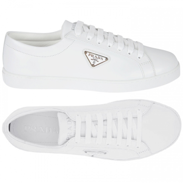 ◆당일◆25FW 삼각로고 브러시드 로우탑 스니커즈 화이트 2EE376 3F0E F0009