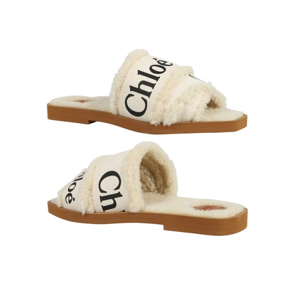 ◆당일◆우디 로고 스트랩 시어링 샌들 화이트 CHC21W543U5 101