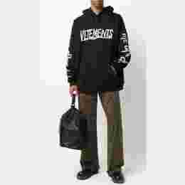 ◆당일◆22SS 실버 백 로고 프린팅 후드티 블랙 UE52TR470S BLACK/SILVER