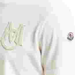 ◆당일◆25FW 로고 패치 티셔츠 화이트 8C000 34 8390T 032