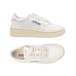 26SS 여성 메달리스트 로우탑 스니커즈 화이트 AULW LL15