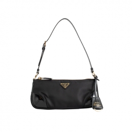 ◆당일◆25FW SACCA 삼각 로고 리에디션 2002 숄더백 블랙 1BC201 R789 F0002