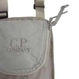 ◆당일◆25FW 로고 자수 플레인 페이퍼 터치 크로스백 그레이 19CMAC119A 110188G 331