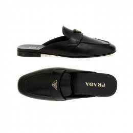 ◆당일◆25FW 여성 삼각로고 블로퍼 블랙 1D766N 070 F0002