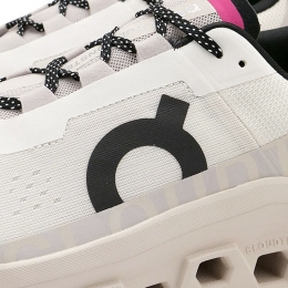 ◆당일◆25FW 클라우드몬스터 러닝 스니커즈 아이보리/펄 61.97655