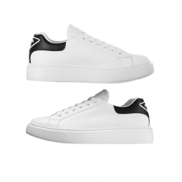 ◆당일◆25FW 삼각로고 탭 매크로 스니커즈 화이트 4E3583 3G4I F0964