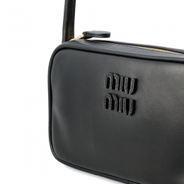 ◆당일◆26SS 로고 레더 파우치 숄더백 블랙 5NE024 AF8W F0002