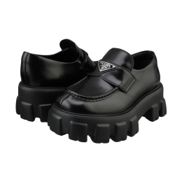 ◆당일◆25FW 삼각 로고 브러쉬드 레더 모노리스 로퍼 블랙 1D649M B4L F0002