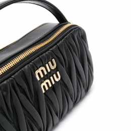 ◆당일◆26SS 금장 로고 마틀라세 반돌리에 탑핸들 크로스백 블랙 5BH229 N88 F0002