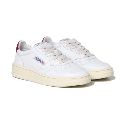 26SS 여성 메달리스트 로우탑 스니커즈 화이트/마젠타탭 AULW LL43