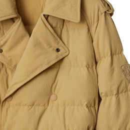 ◆당일◆24FW 로고 패치 더블 브레스트 벨티드 롱 패딩자켓 샌드 8097986