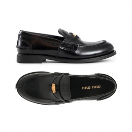 ◆당일◆26SS 로고 각인 레더 로퍼 블랙 5D773D ULX F0002