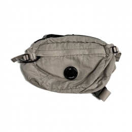 ◆당일◆26SS 렌즈 와펜 나일론 B 웨이스트백 도브그레이 20CMAC734A 005269G 904
