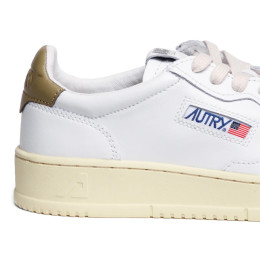 26SS 메달리스트 로우탑 스니커즈 화이트/카키탭 AULM LL41