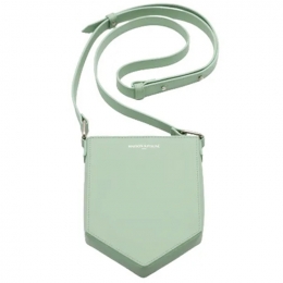 ◆당일◆25SS 로고 스트랩 넥 파우치 미스트 그린 IU05527LC0025 P322