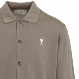 ◆당일◆25FW 하트 로고 자수 폴로 가디건 다크베이지 HKC221 KN0025 0952