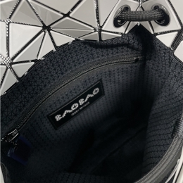 ◆당일◆25FW 바오바오 링 버킷백 화이트 BB48 AG531 01