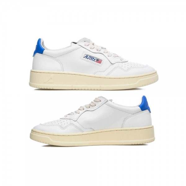 26SS 여성 메달리스트 로우탑 스니커즈 화이트/코발트블루탭 AULW LL46